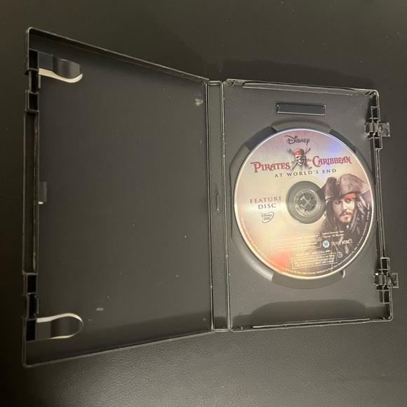 Pirates of the Caribbean DVD Trilogy: Black Pearl Deadman’s Chest, At Worlds End - Picture 10 of 11